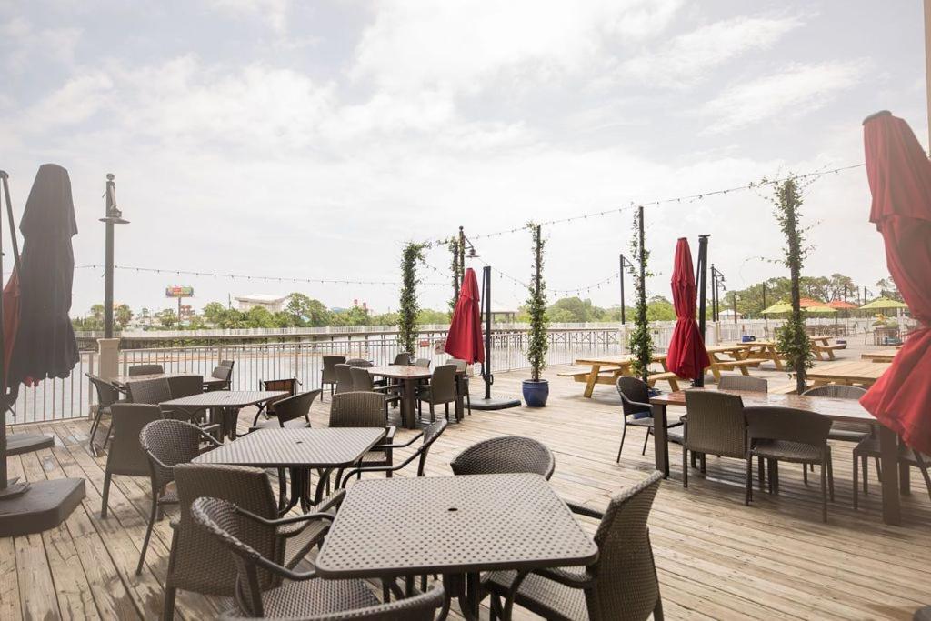 The Happy Place At Laketown Wharf #1324 By Nautical Holiday home *