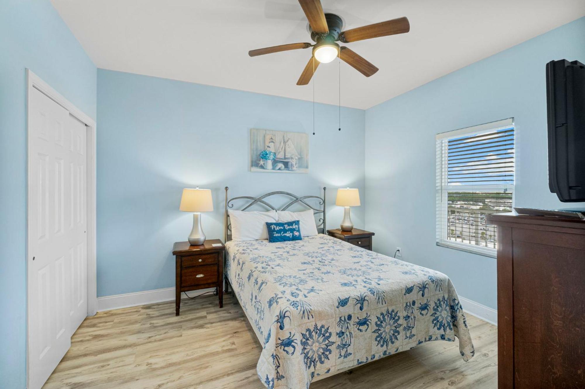 The Happy Place At Laketown Wharf #1324 By Nautical Holiday home *